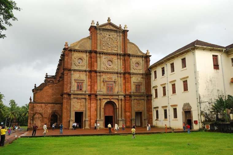 basilica-de-bom-jesus-most-popular-church-of-goa